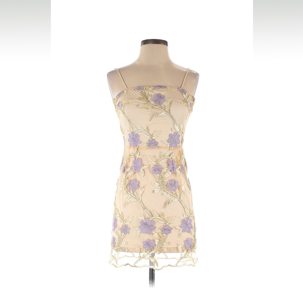 Jr Sm Embroidered floral body con dress
